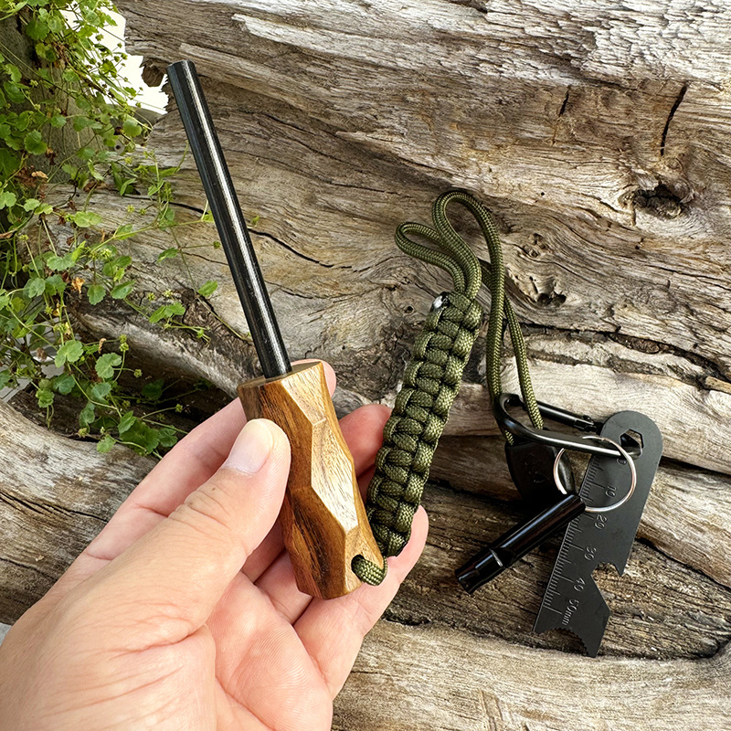 新しい屋外用フリント式ファイヤースターター、木製ハンドル付き - Fire Starter Waterproof のレビューと価格
